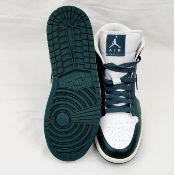 Air Jordan 1 Mid Green and White Sneakers 🔥FIRM PRICE 🔥 - Picture 11 of 14